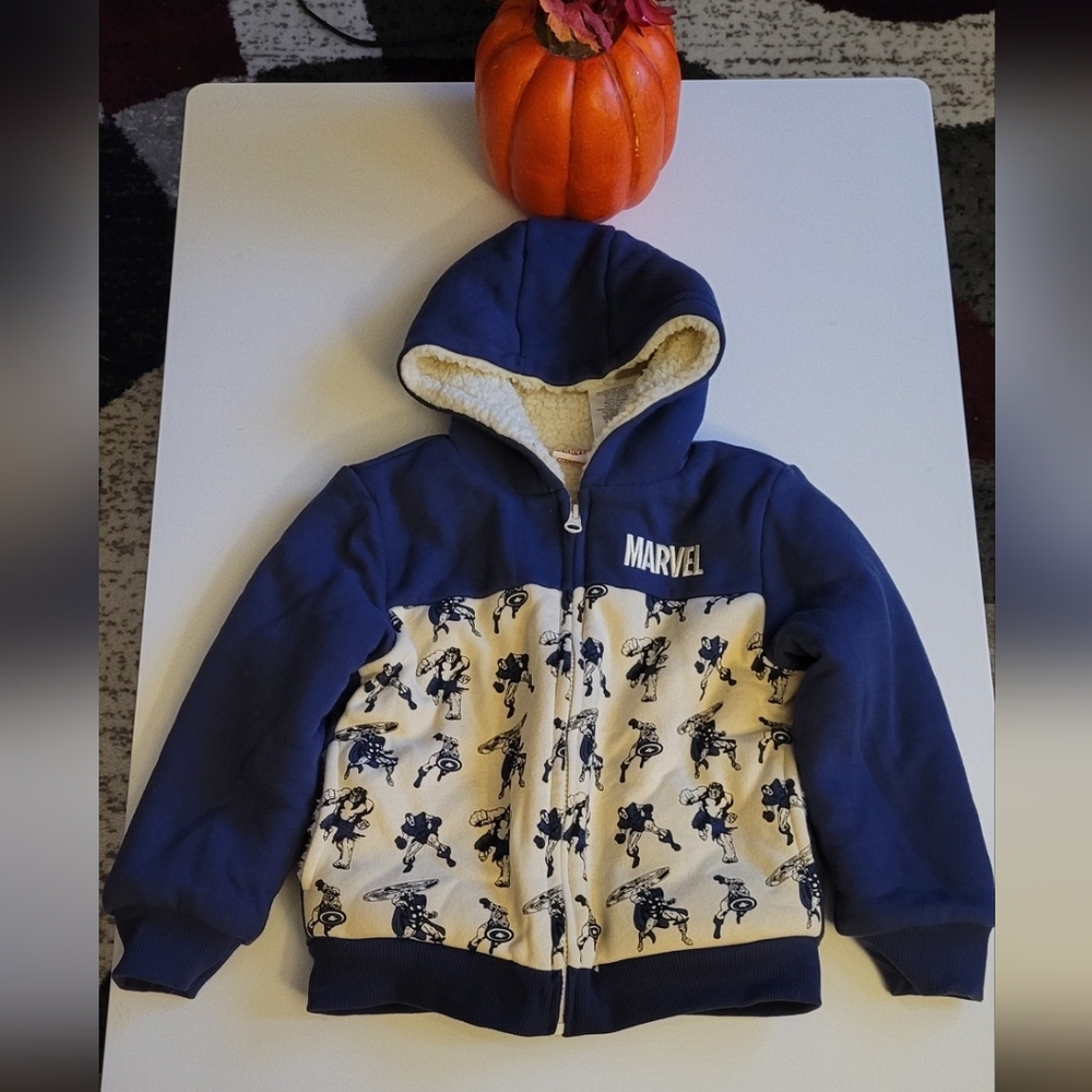 Marvel thick sweater boys size 5